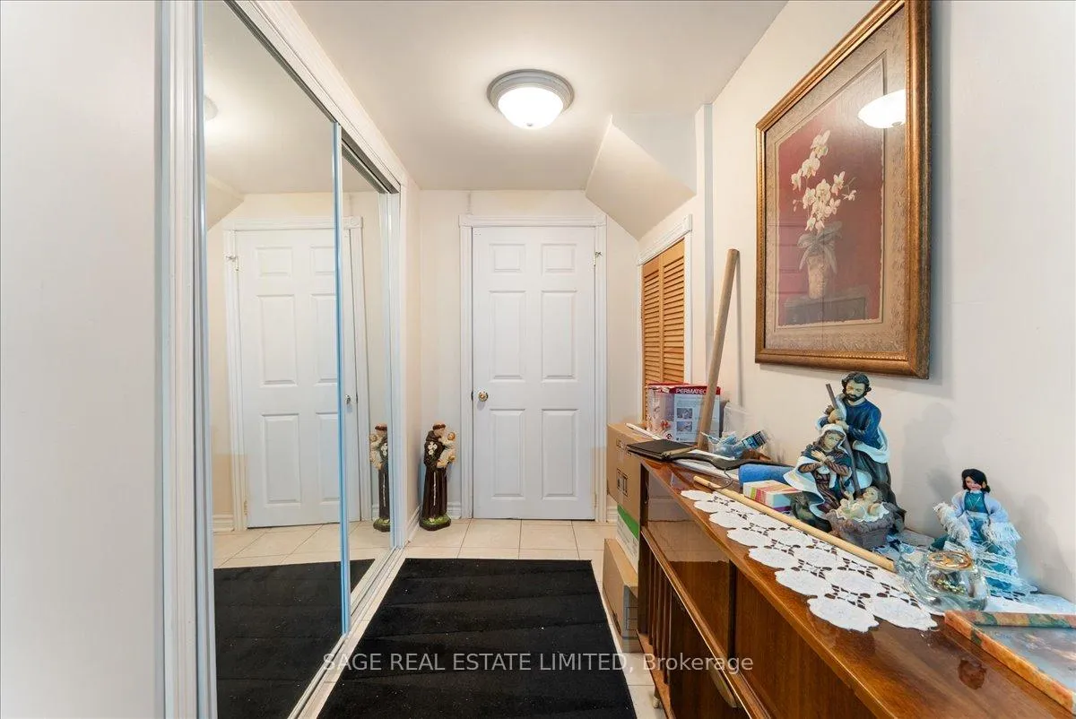 Photo 38 of 116 Butterfield Crescent, Vaughan, Maple — HOMEH