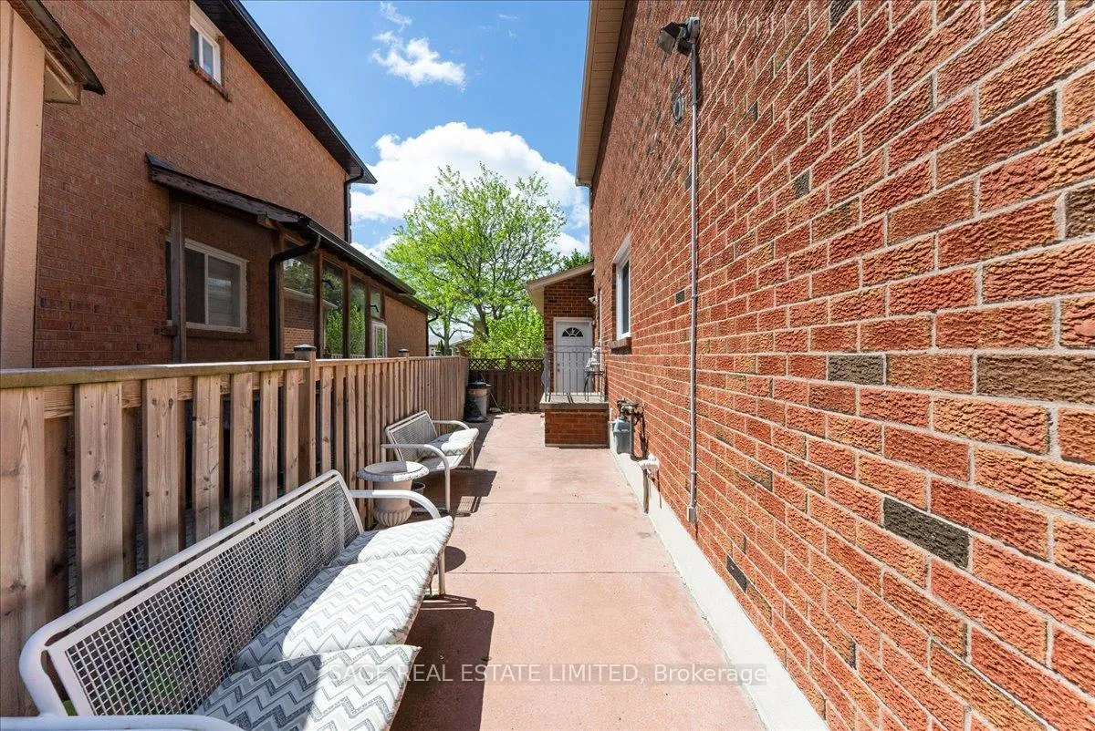 Photo 39 of 116 Butterfield Crescent, Vaughan, Maple — HOMEH