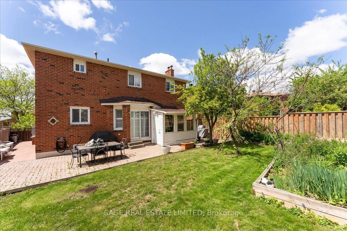Photo 42 of 116 Butterfield Crescent, Vaughan, Maple — HOMEH