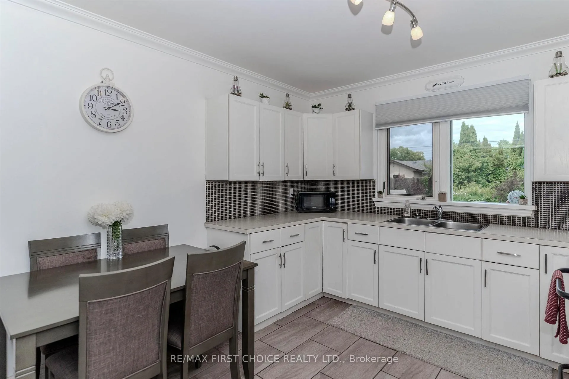 Photo 4 of 2645 Isabella Street E, Thunder Bay, Green Acres — HOMEH