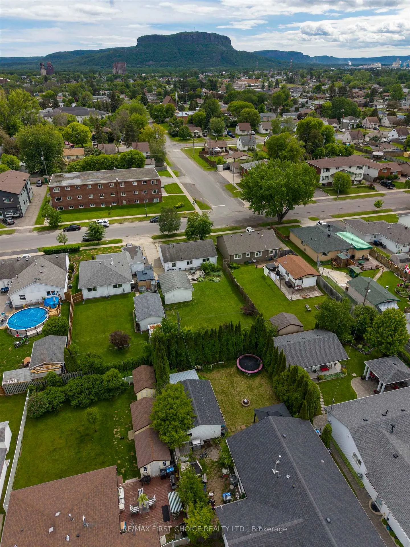 Photo 29 of 2645 Isabella Street E, Thunder Bay, Green Acres — HOMEH