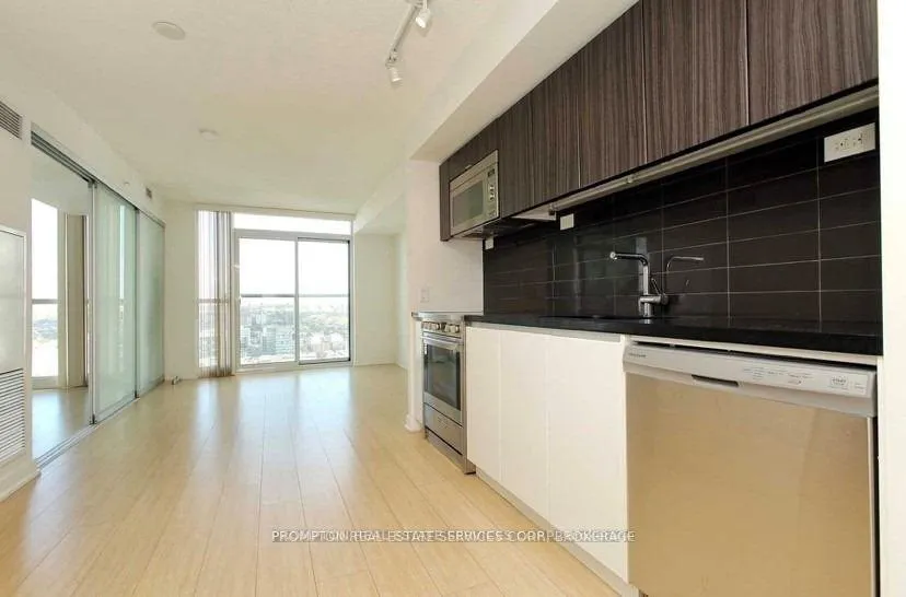 Photo 3 of Unit 1910, 85 Queens Wharf Road, Toronto, Waterfront Communities — HOMEH