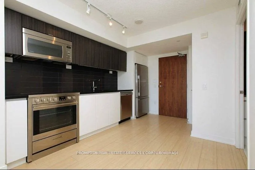 Photo 4 of Unit 1910, 85 Queens Wharf Road, Toronto, Waterfront Communities — HOMEH