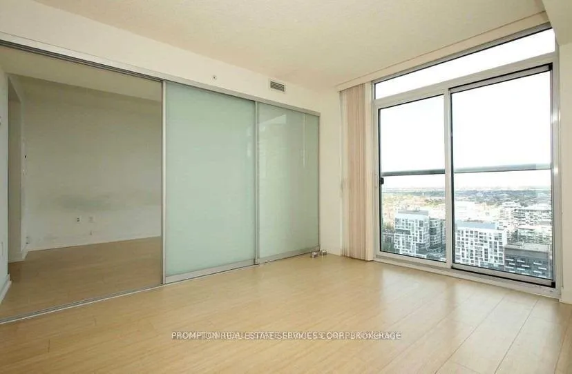 Photo 7 of Unit 1910, 85 Queens Wharf Road, Toronto, Waterfront Communities — HOMEH