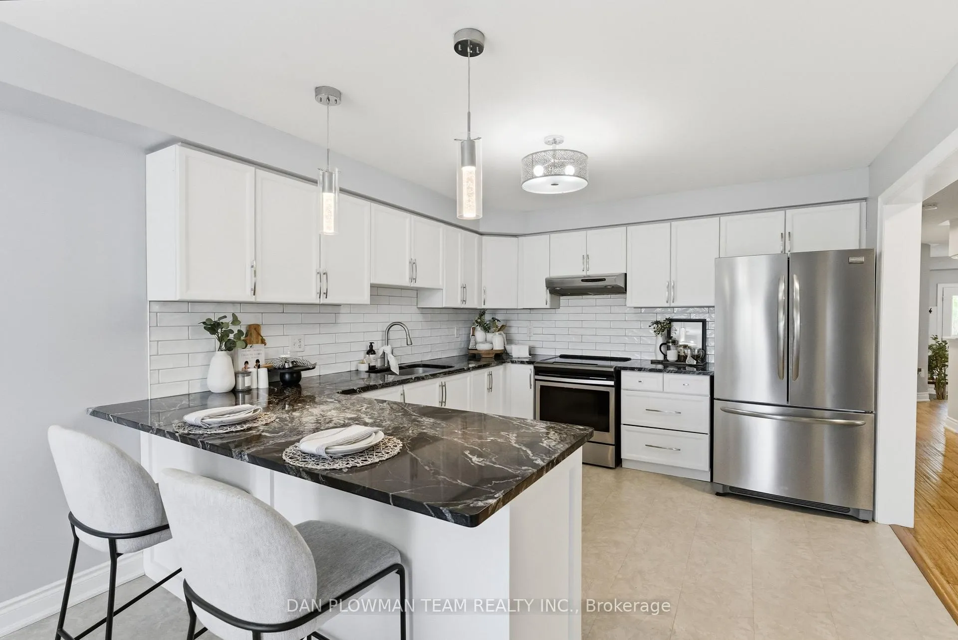 Photo 11 of 27 Hockley Avenue, Clarington, Bowmanville — HOMEH