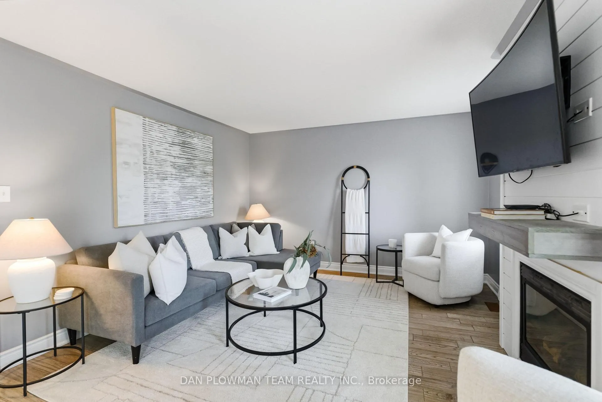 Photo 15 of 27 Hockley Avenue, Clarington, Bowmanville — HOMEH