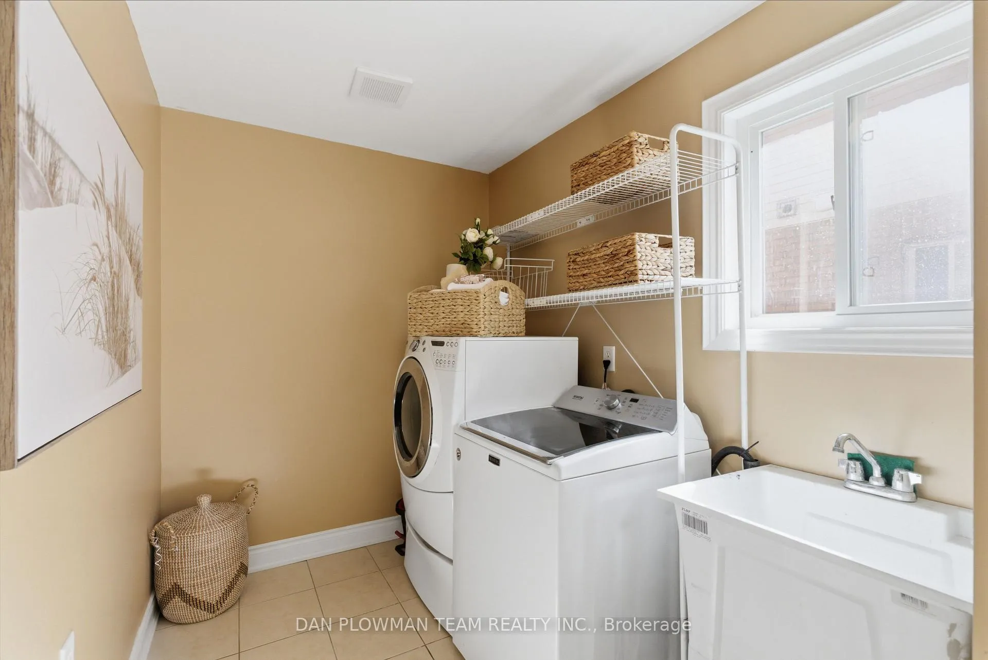 Photo 18 of 27 Hockley Avenue, Clarington, Bowmanville — HOMEH