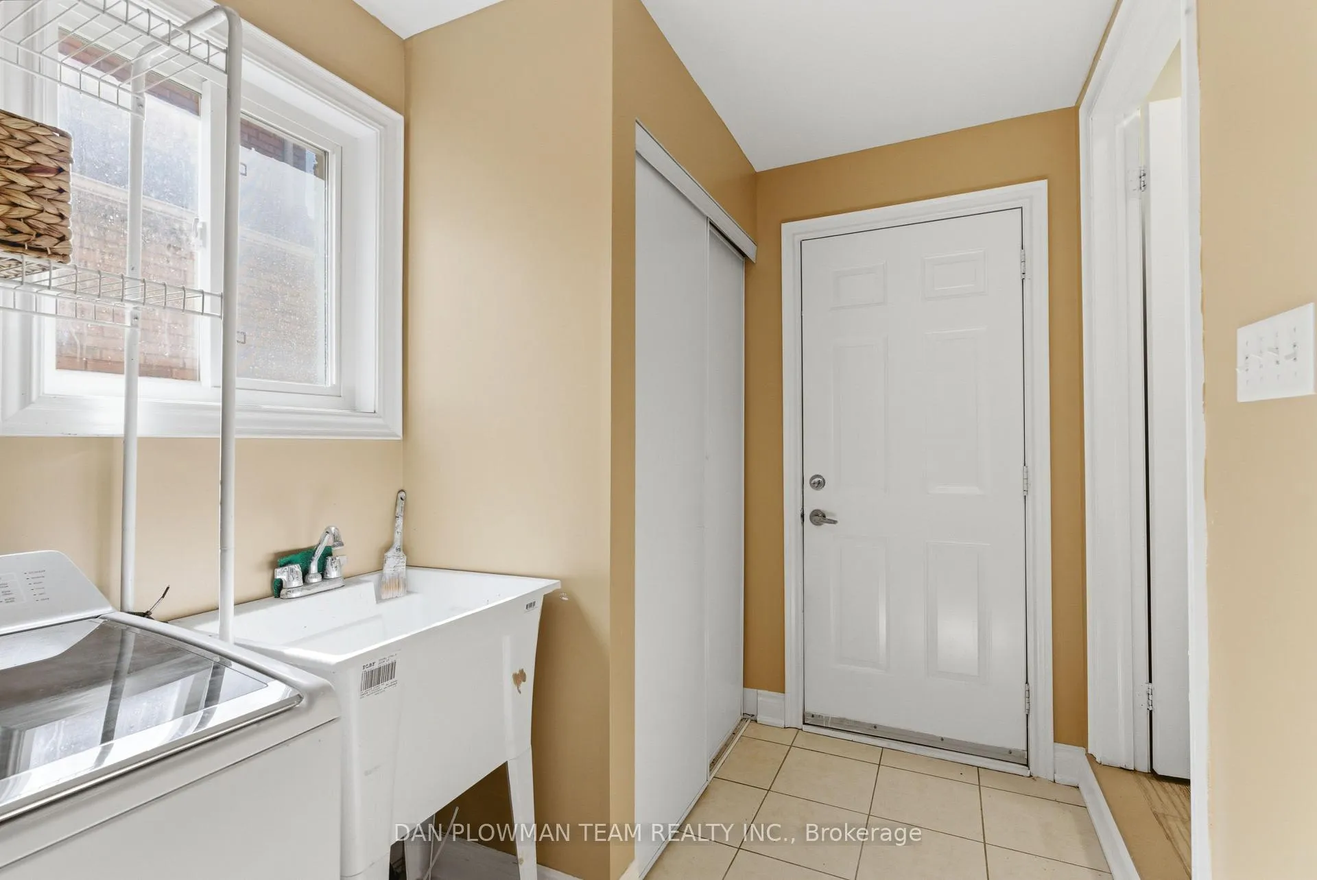Photo 19 of 27 Hockley Avenue, Clarington, Bowmanville — HOMEH