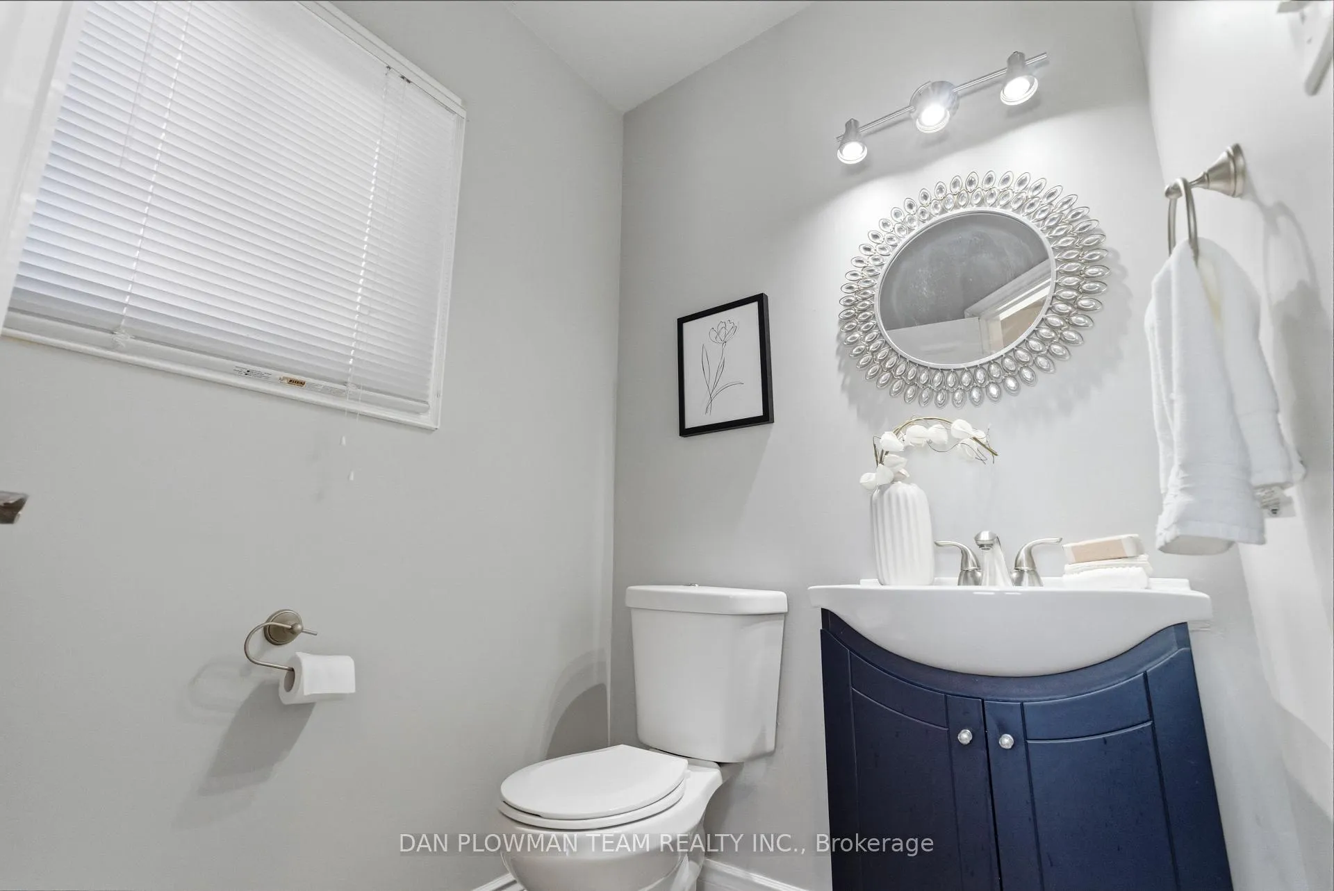 Photo 20 of 27 Hockley Avenue, Clarington, Bowmanville — HOMEH