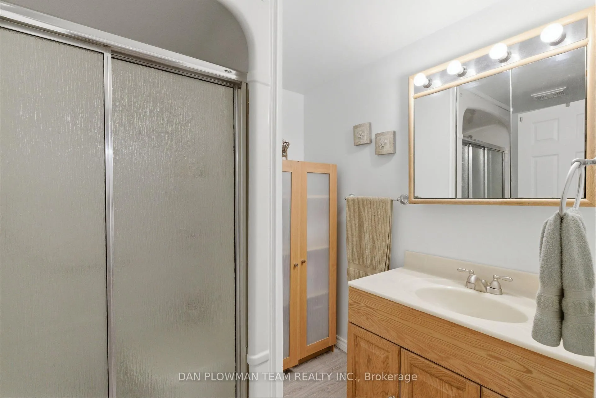 Photo 40 of 27 Hockley Avenue, Clarington, Bowmanville — HOMEH