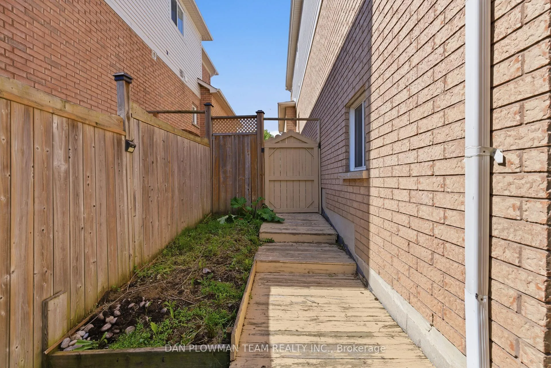 Photo 49 of 27 Hockley Avenue, Clarington, Bowmanville — HOMEH