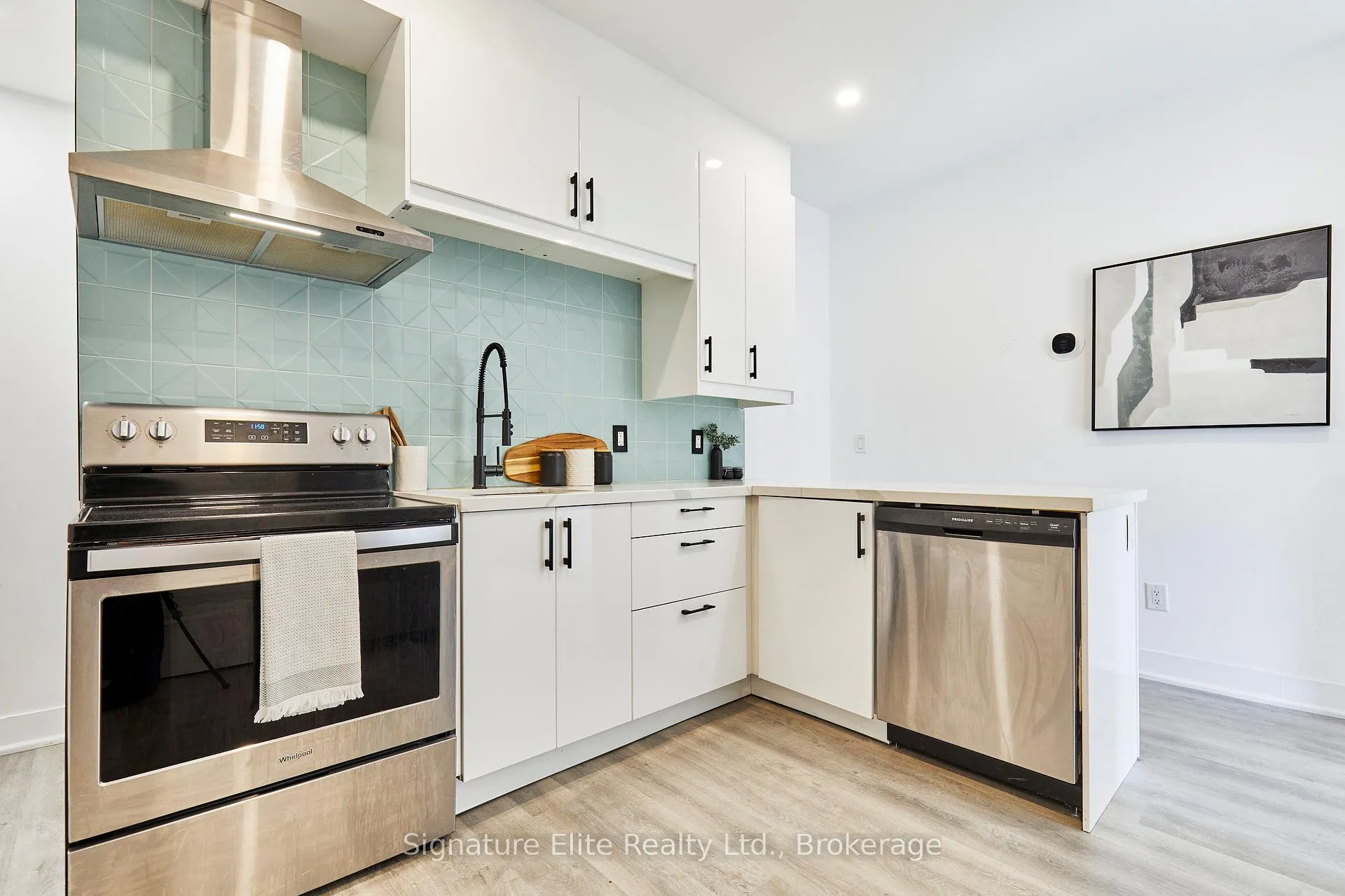 Photo 5 of 154 Mulock Avenue, Toronto, Junction Area — HOMEH