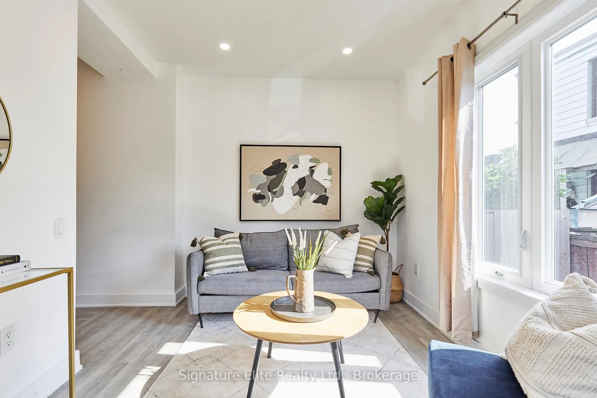 Photo 3 of 154 Mulock Avenue, Toronto, Junction Area — HOMEH