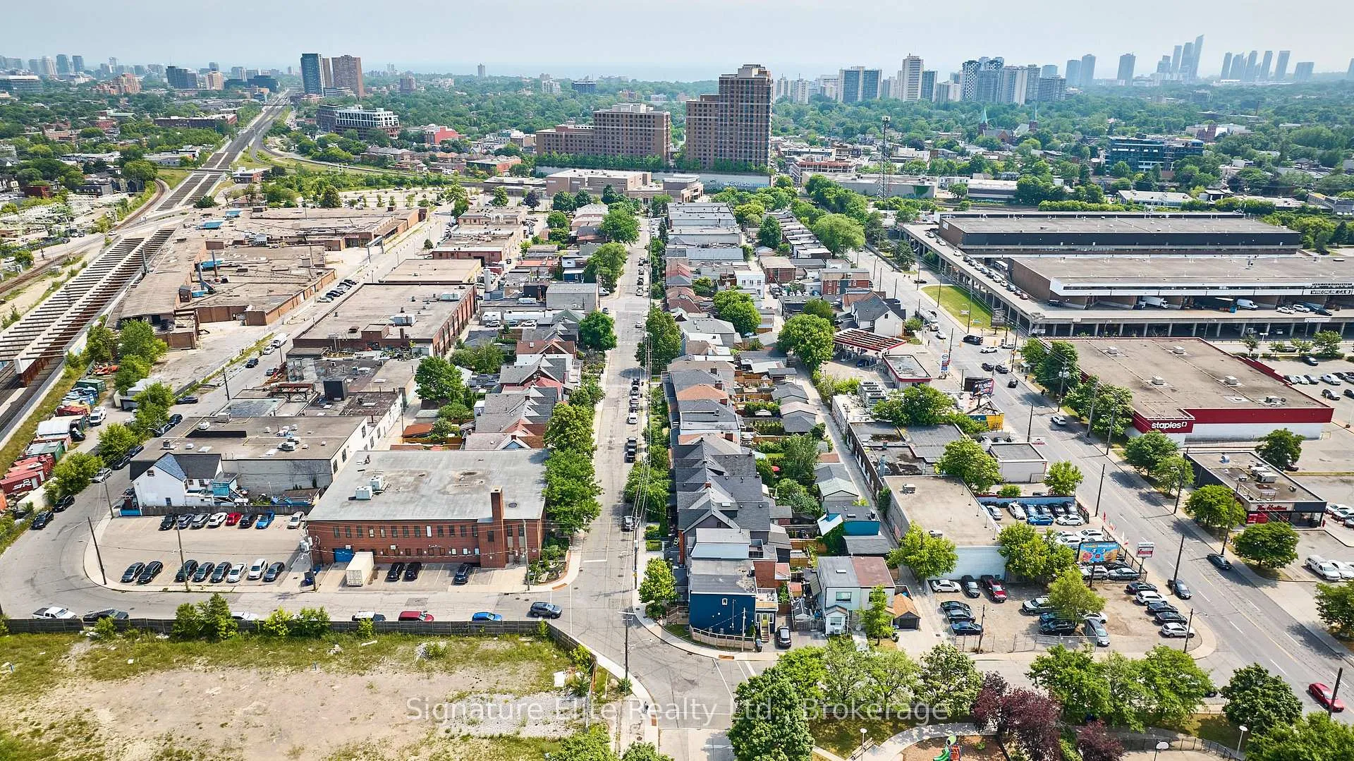Photo 41 of 154 Mulock Avenue, Toronto, Junction Area — HOMEH