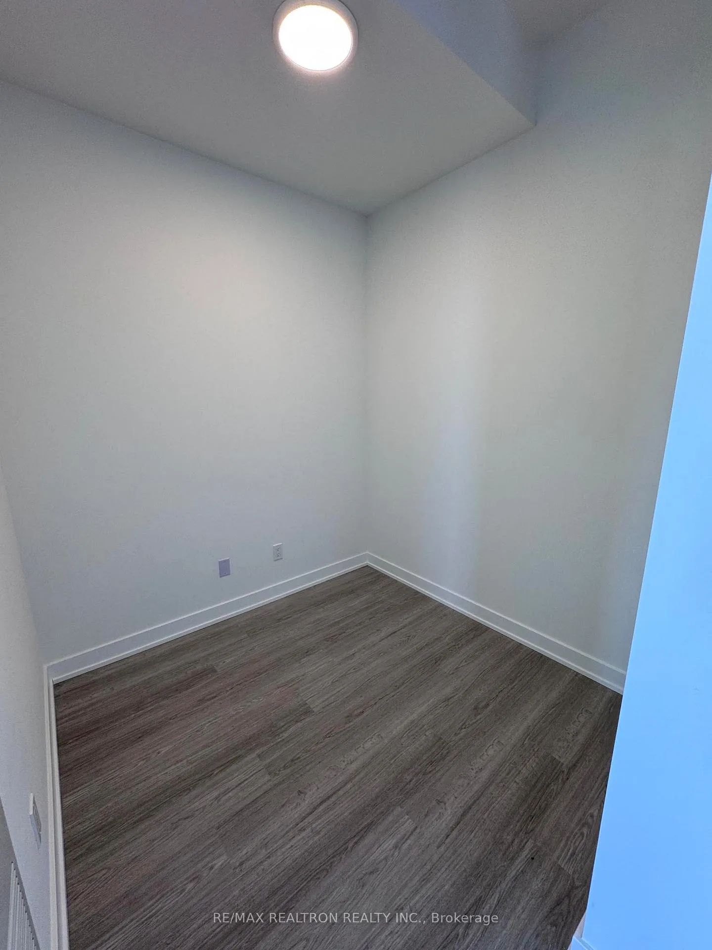 Photo 2 of Unit 617, 8188 Yonge Street, Vaughan, Uplands — HOMEH