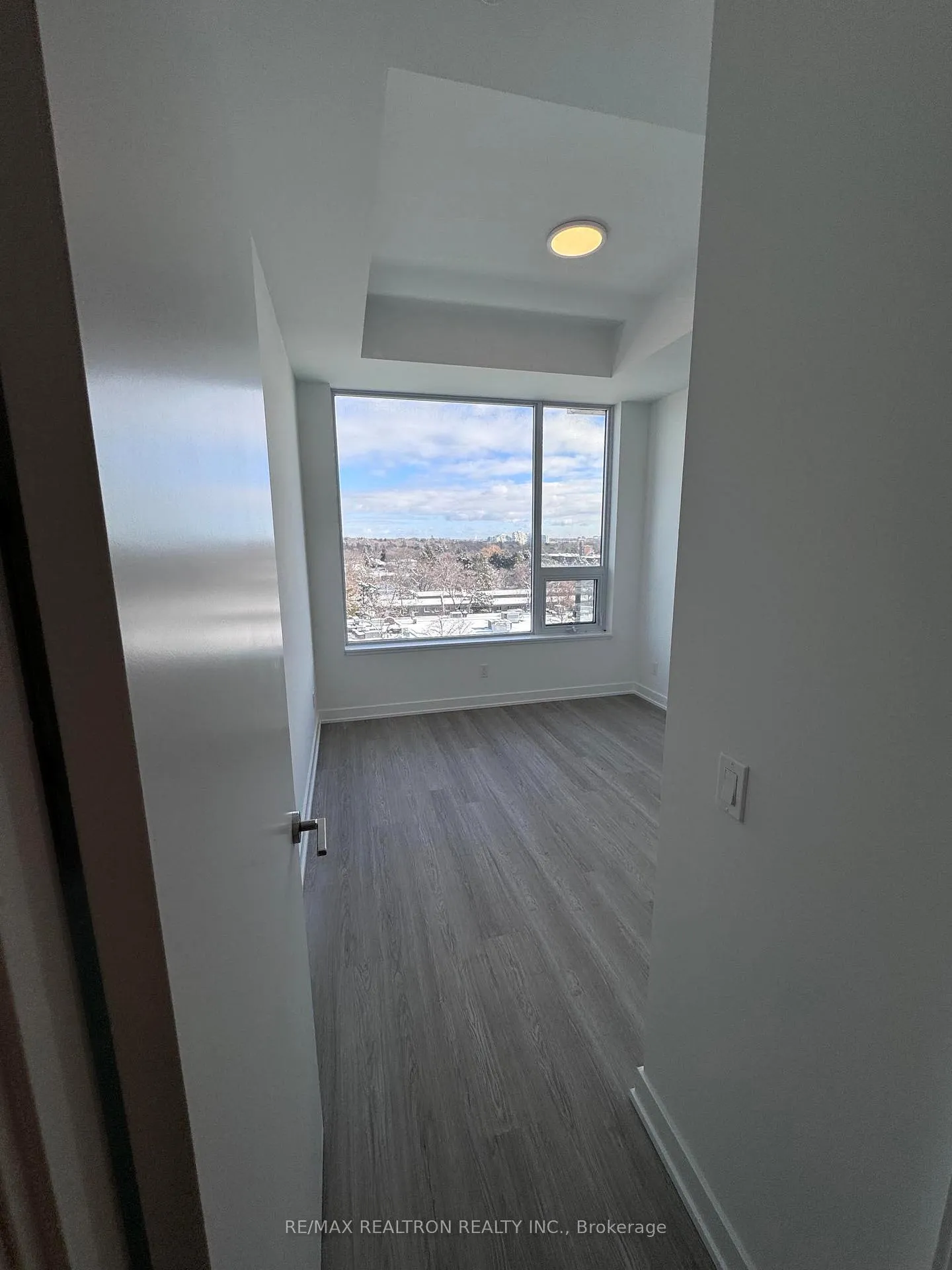 Photo 3 of Unit 617, 8188 Yonge Street, Vaughan, Uplands — HOMEH