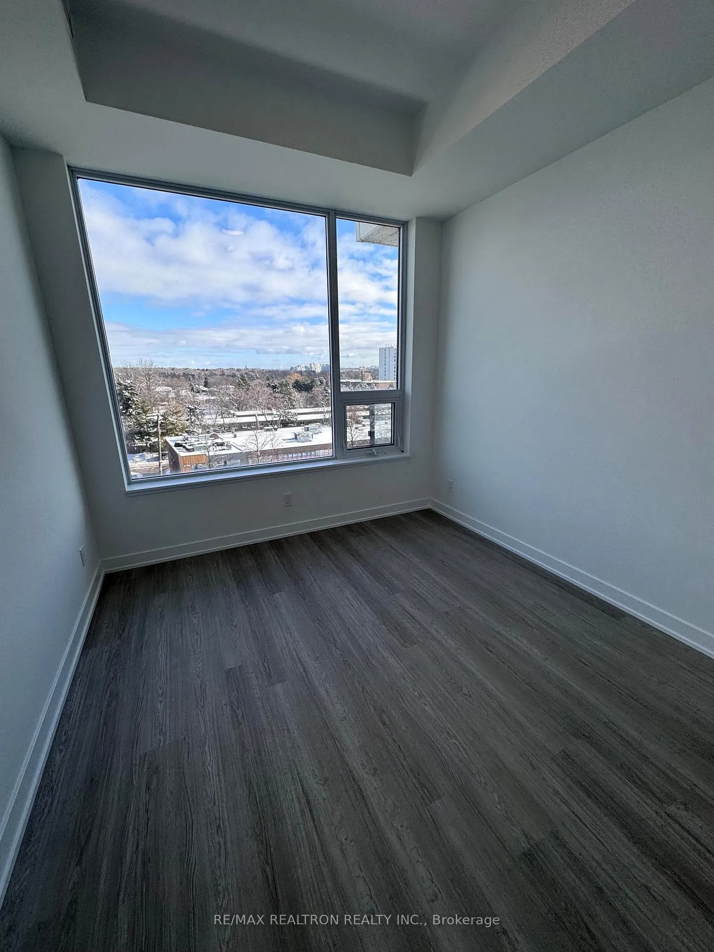 Photo 4 of Unit 617, 8188 Yonge Street, Vaughan, Uplands — HOMEH