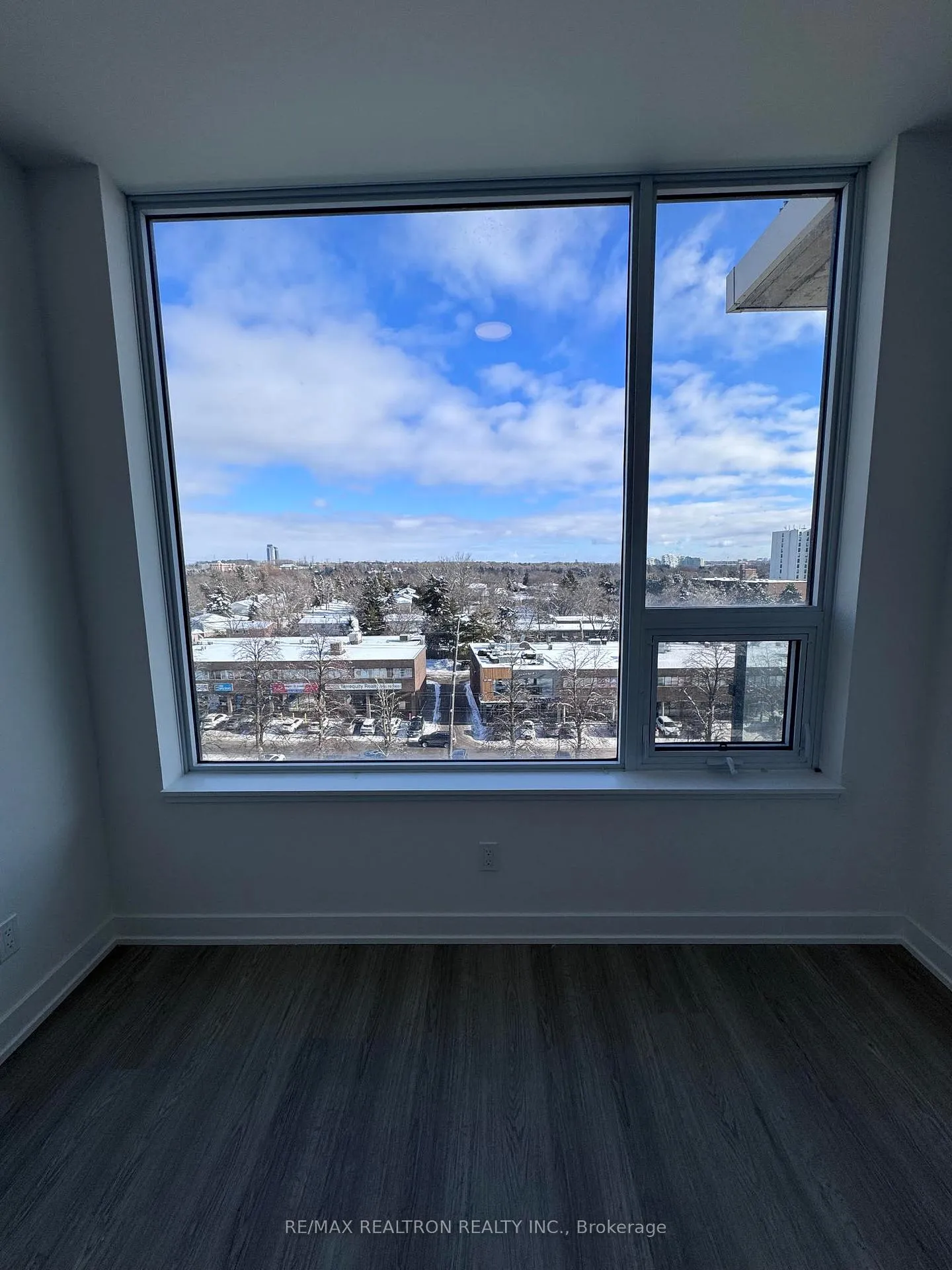 Photo 5 of Unit 617, 8188 Yonge Street, Vaughan, Uplands — HOMEH