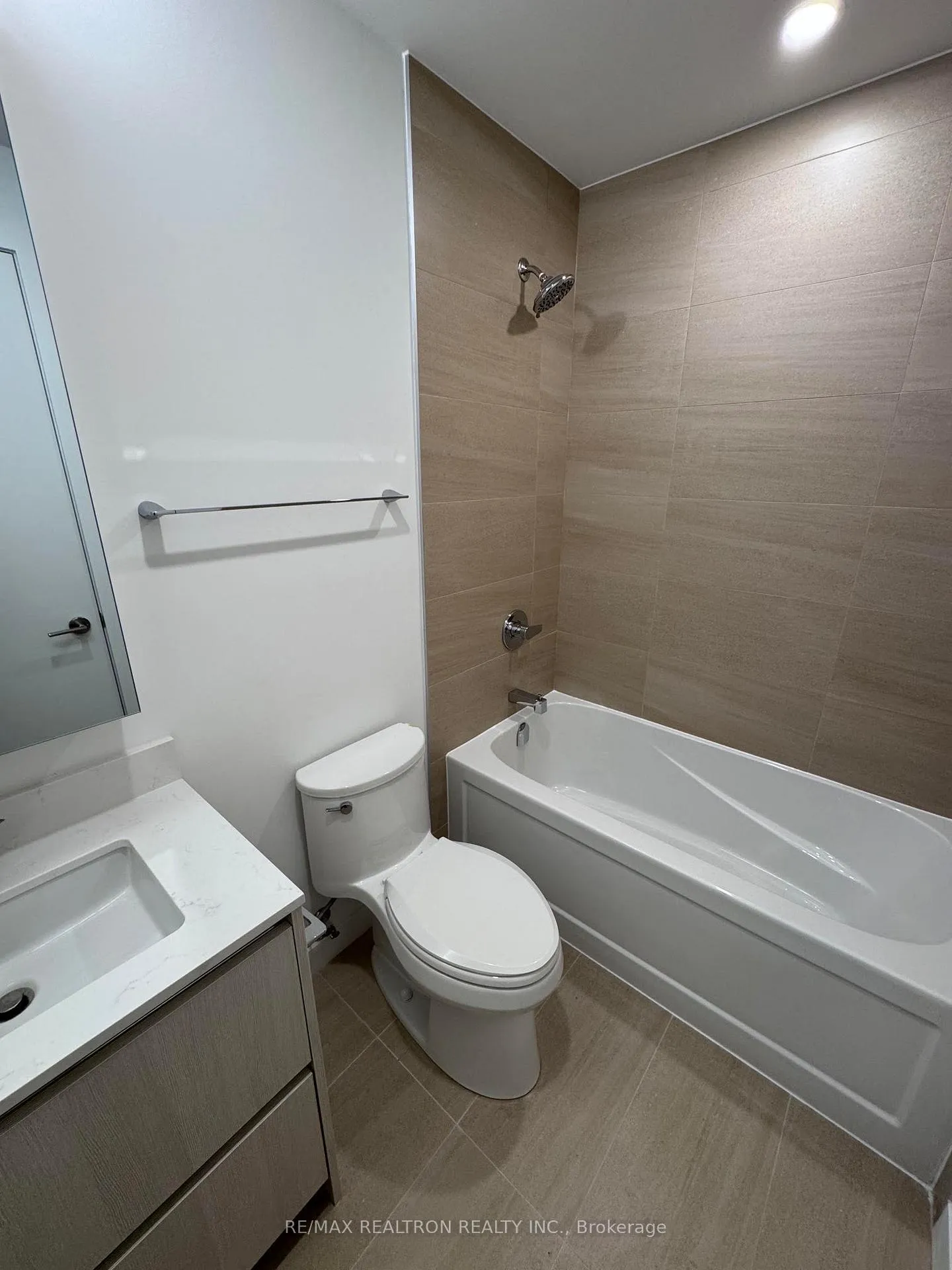 Photo 6 of Unit 617, 8188 Yonge Street, Vaughan, Uplands — HOMEH