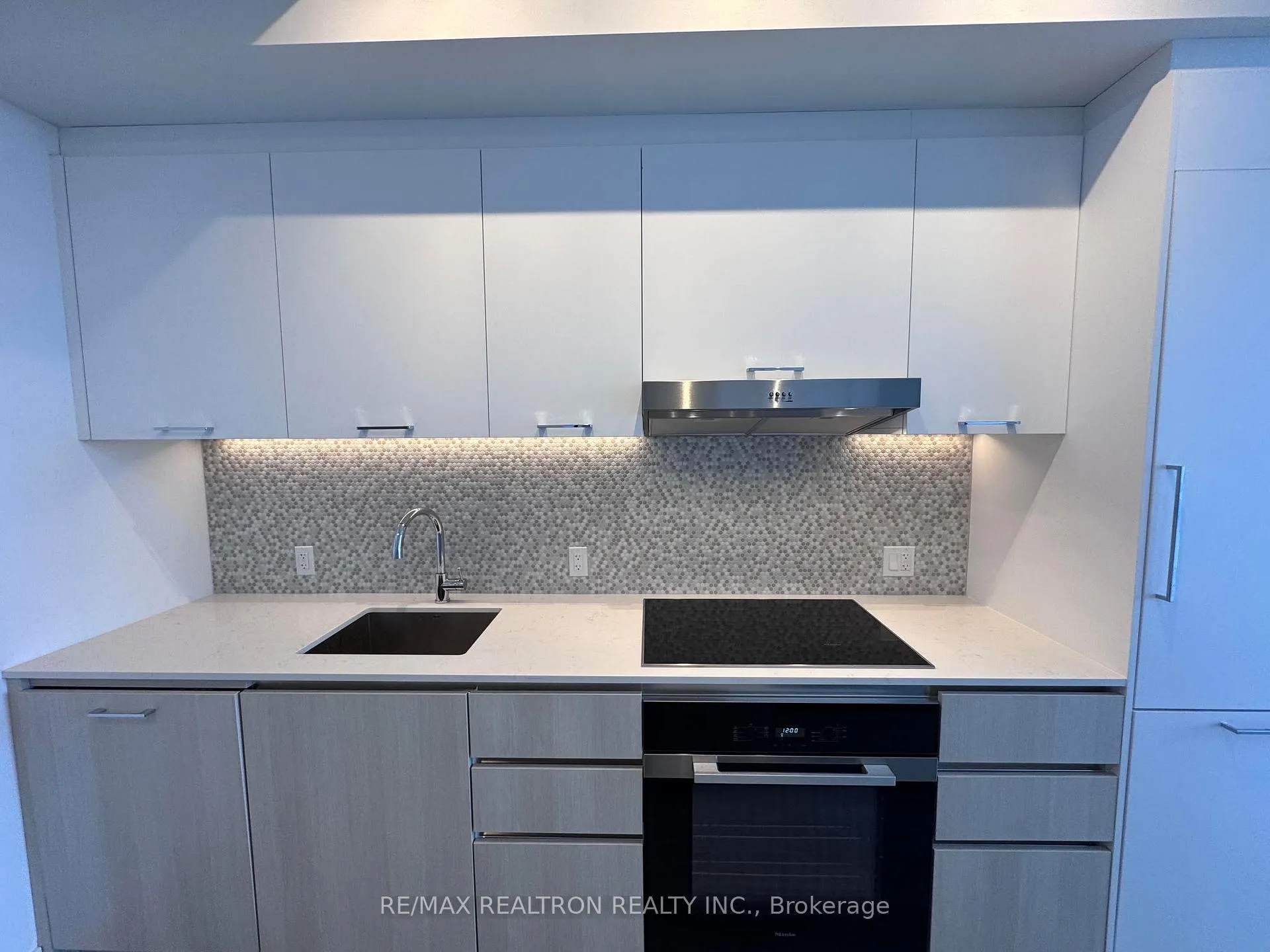 Photo 12 of Unit 617, 8188 Yonge Street, Vaughan, Uplands — HOMEH