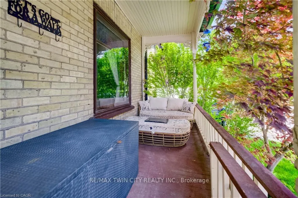 Photo 4 of 51 Irvin Street, Kitchener — HOMEH