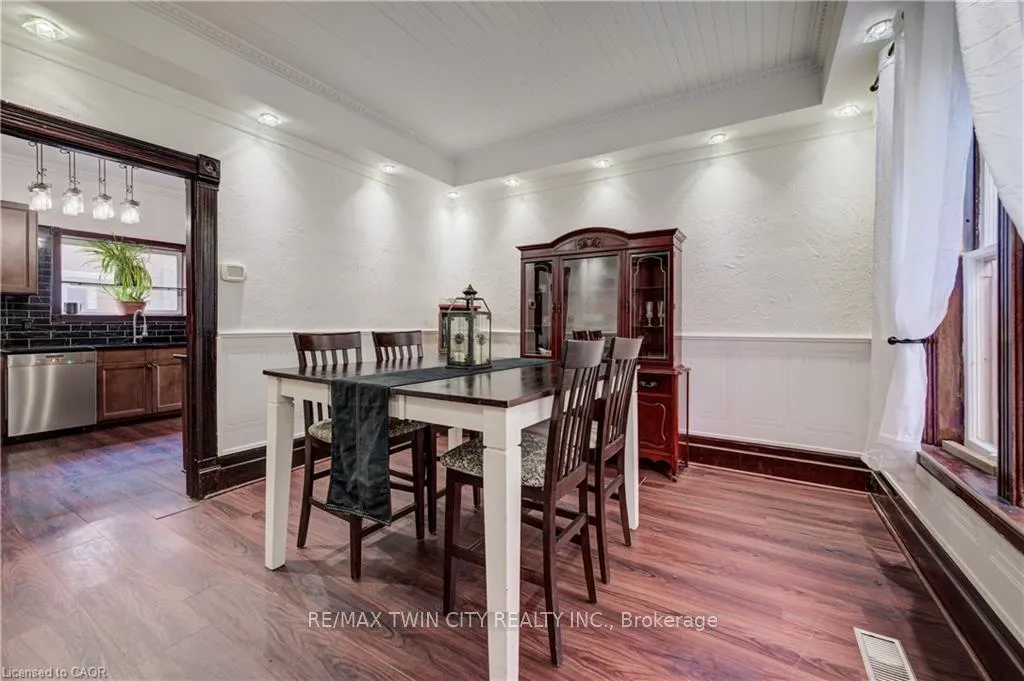 Photo 10 of 51 Irvin Street, Kitchener — HOMEH