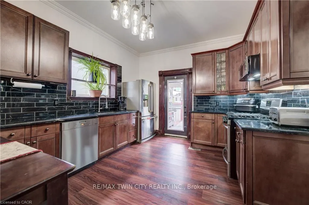 Photo 18 of 51 Irvin Street, Kitchener — HOMEH