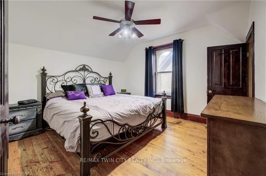 Photo 27 of 51 Irvin Street, Kitchener — HOMEH