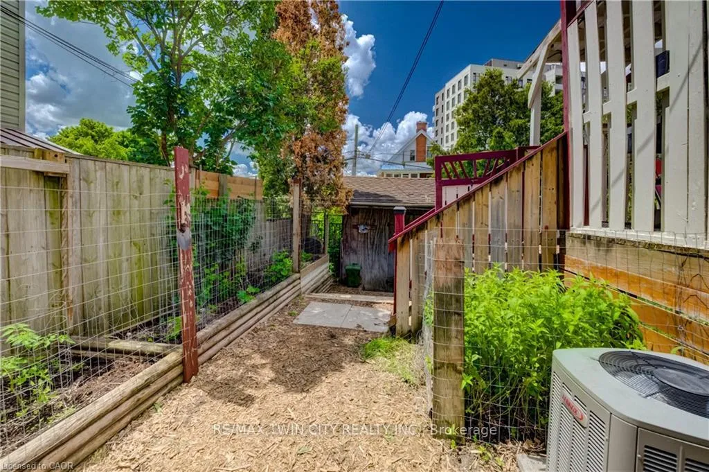 Photo 31 of 51 Irvin Street, Kitchener — HOMEH