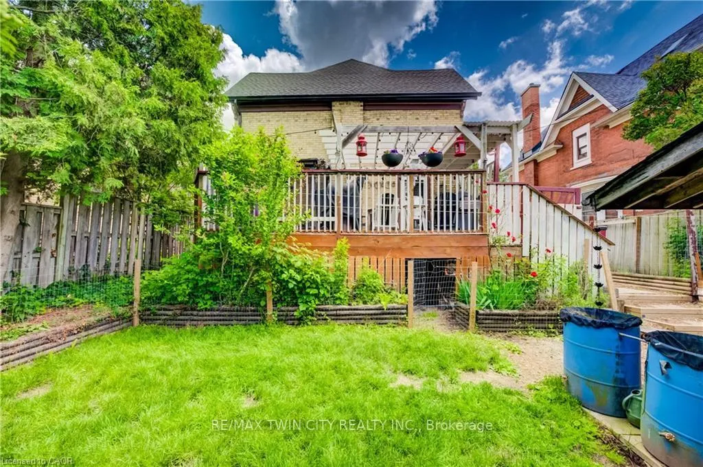 Photo 37 of 51 Irvin Street, Kitchener — HOMEH