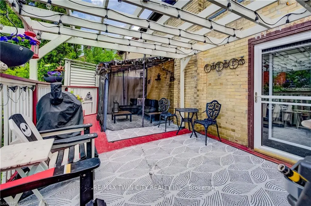 Photo 38 of 51 Irvin Street, Kitchener — HOMEH