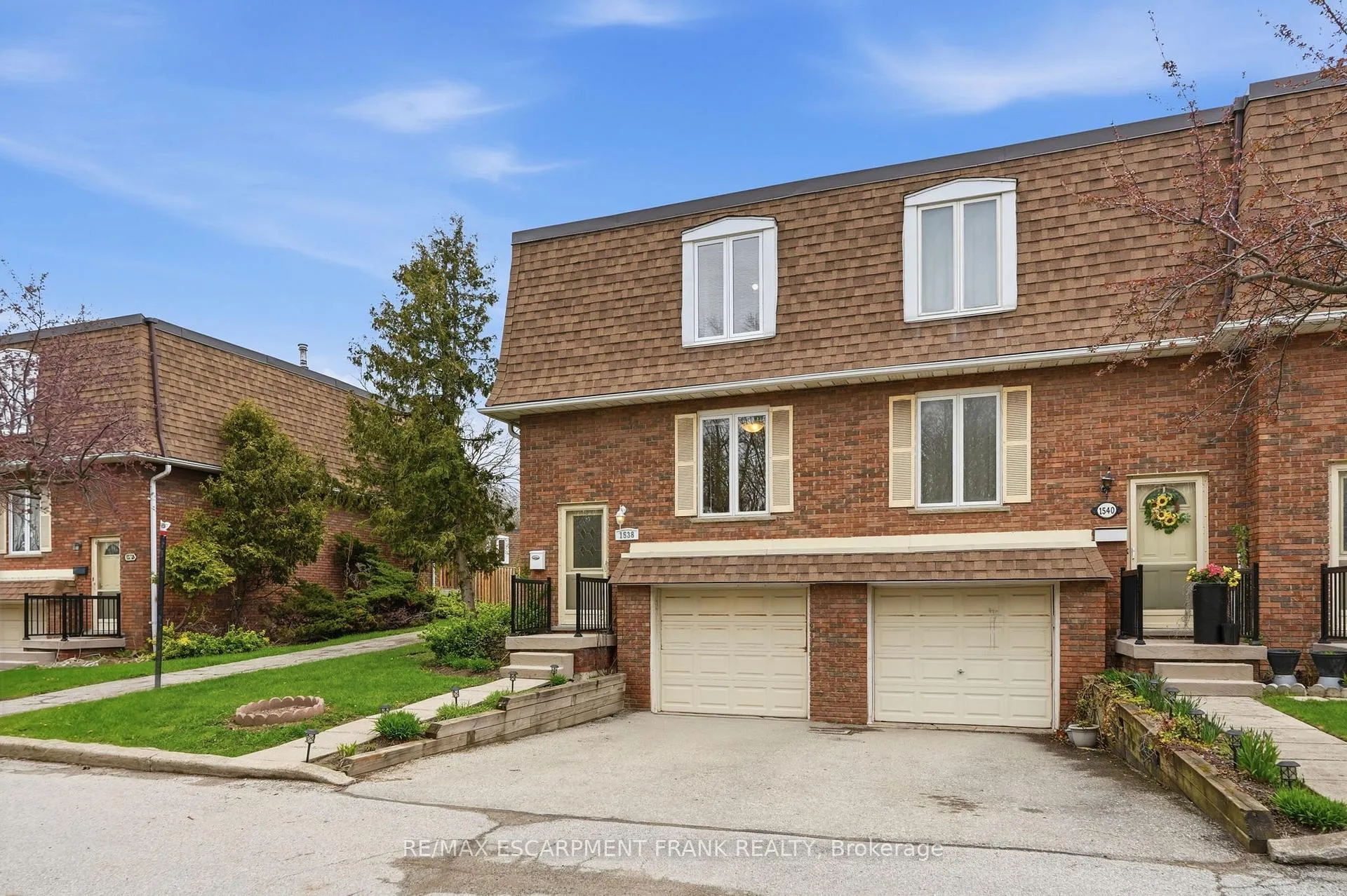 Photo 3 of 1538 Westminster Place, Burlington, Mountainside — HOMEH