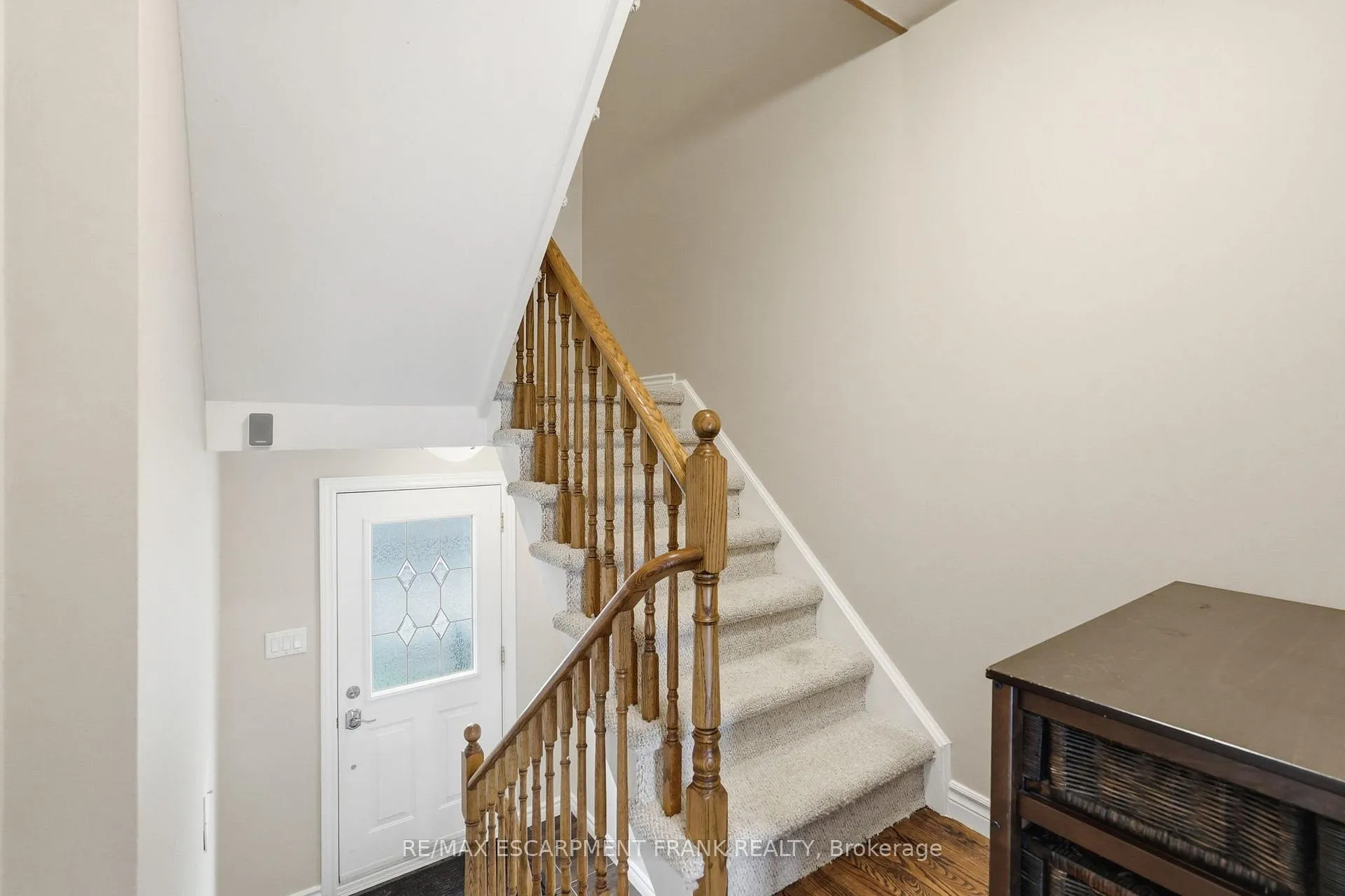 Photo 6 of 1538 Westminster Place, Burlington, Mountainside — HOMEH