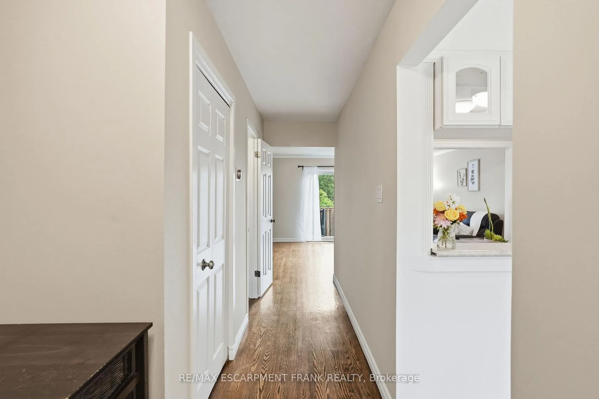 Photo 8 of 1538 Westminster Place, Burlington, Mountainside — HOMEH
