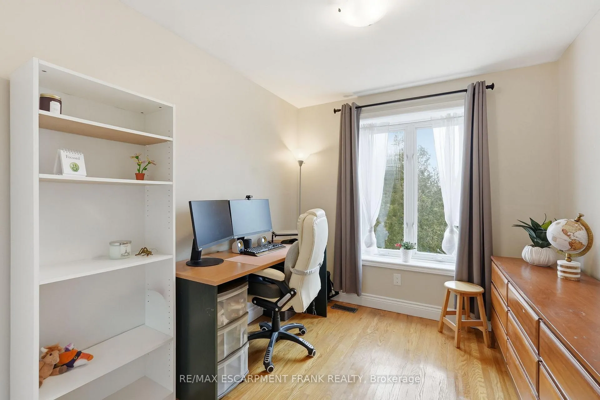 Photo 32 of 1538 Westminster Place, Burlington, Mountainside — HOMEH