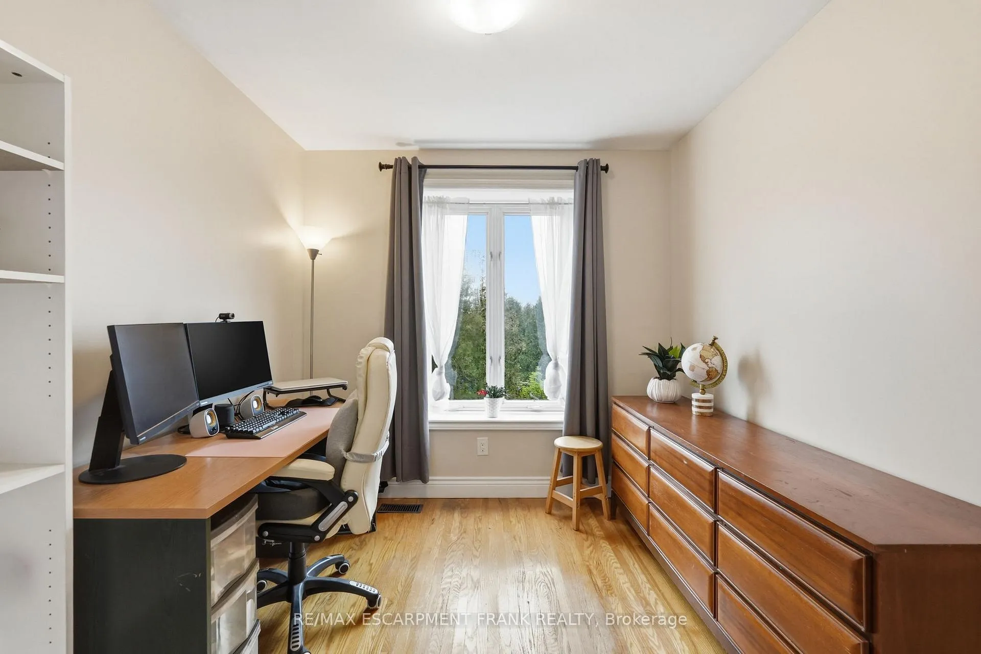Photo 33 of 1538 Westminster Place, Burlington, Mountainside — HOMEH