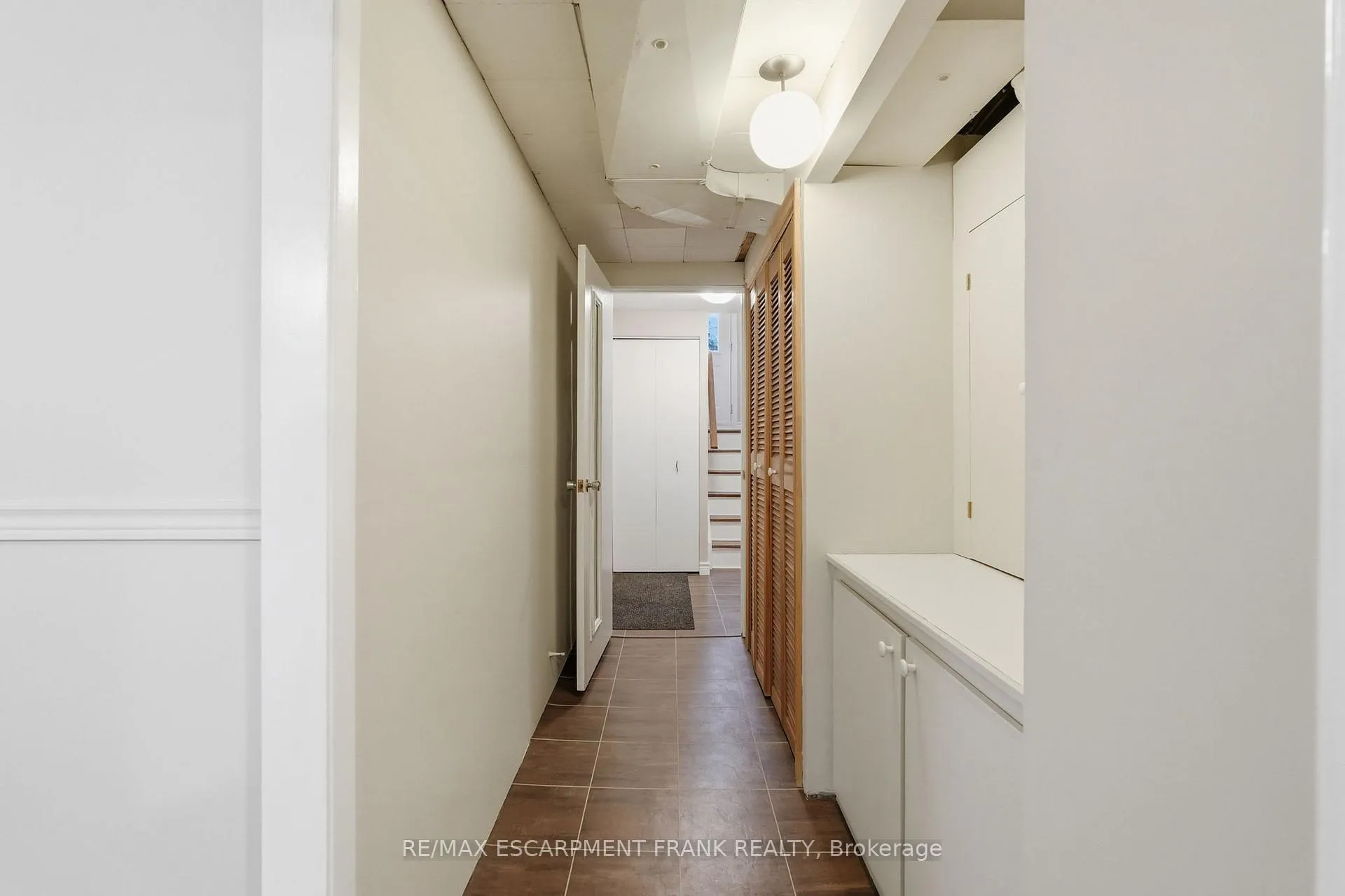 Photo 36 of 1538 Westminster Place, Burlington, Mountainside — HOMEH