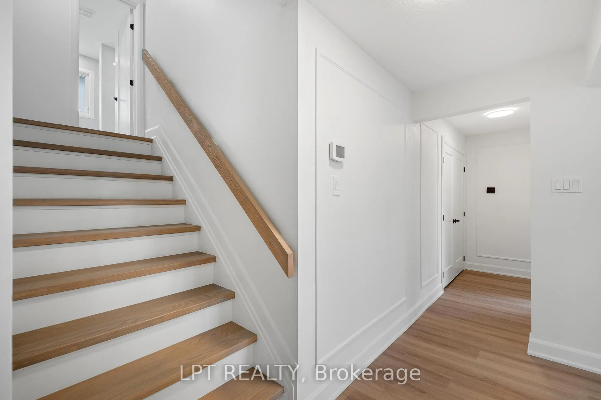 Photo 4 of 19 Moorcroft Road, Ottawa, Briargreen — HOMEH
