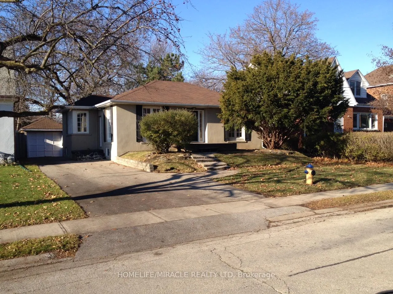 Photo 2 of 40 Thirty Seventh Street, Etobicoke, Long Branch — HOMEH