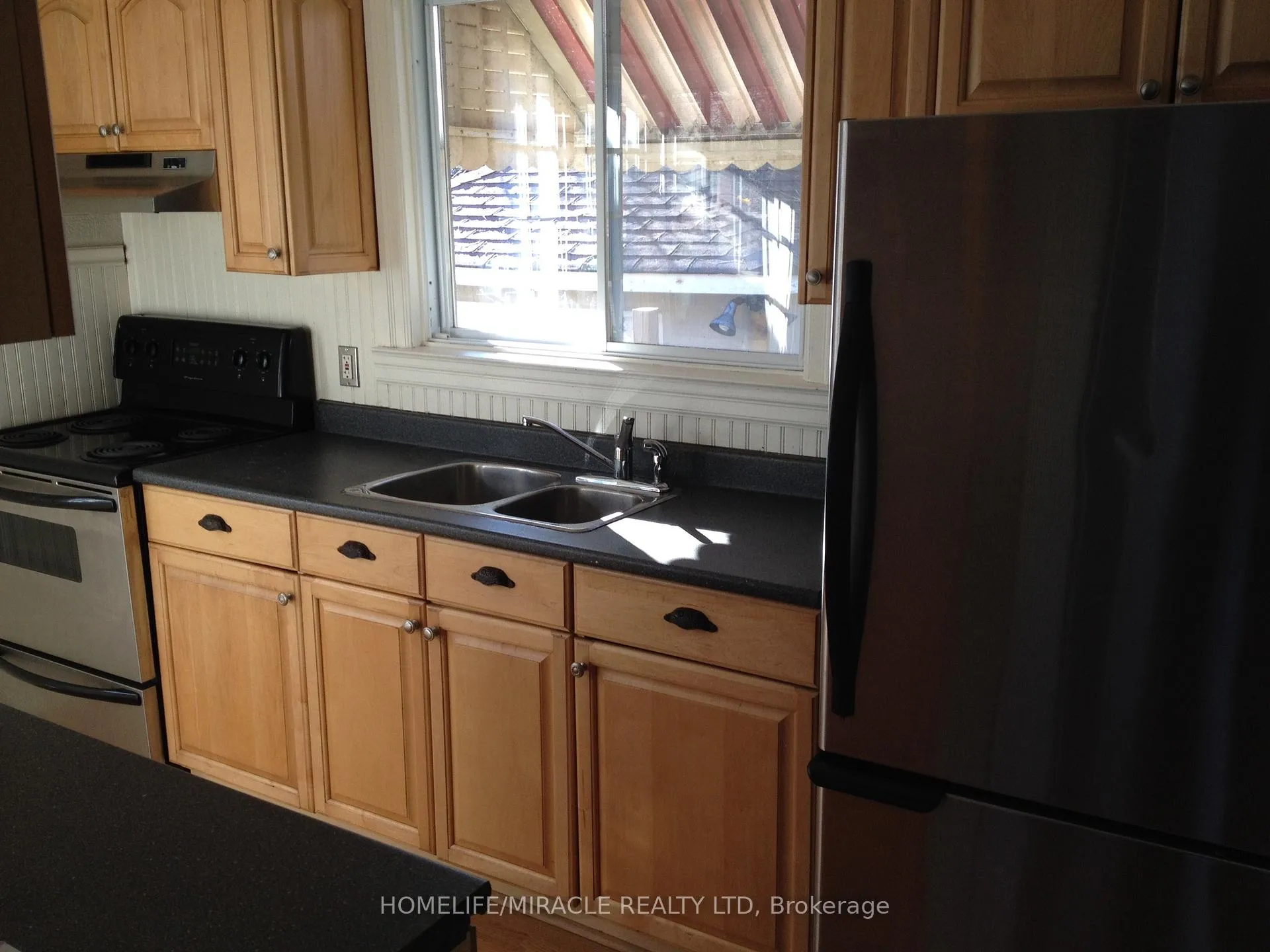 Photo 7 of 40 Thirty Seventh Street, Etobicoke, Long Branch — HOMEH