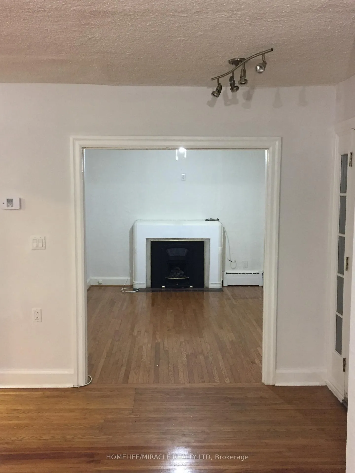 Photo 10 of 40 Thirty Seventh Street, Etobicoke, Long Branch — HOMEH