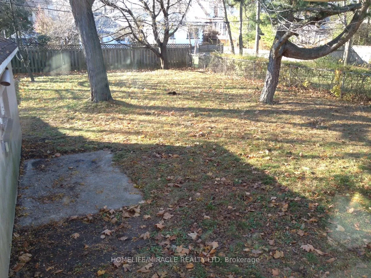 Photo 13 of 40 Thirty Seventh Street, Etobicoke, Long Branch — HOMEH