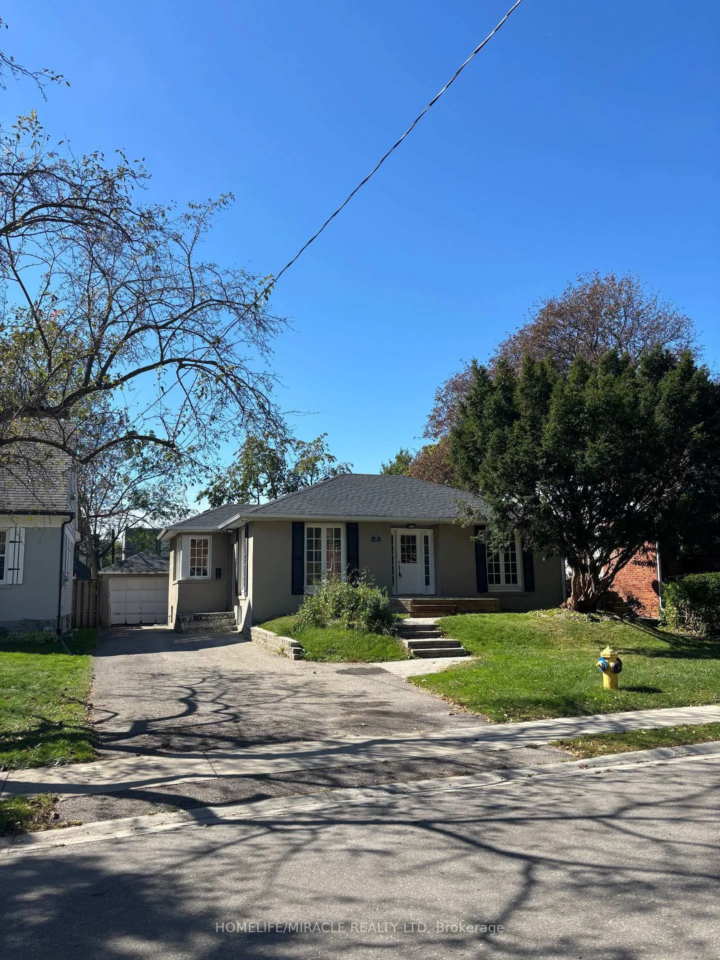 Photo 4 of 40 Thirty Seventh Street, Etobicoke, Long Branch — HOMEH