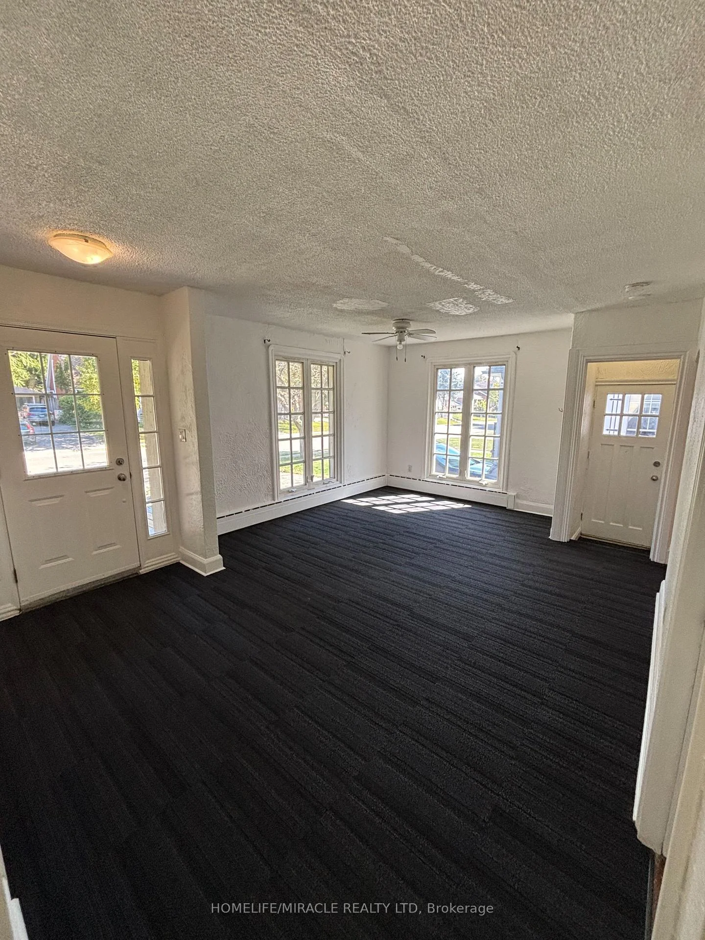 Photo 14 of 40 Thirty Seventh Street, Etobicoke, Long Branch — HOMEH