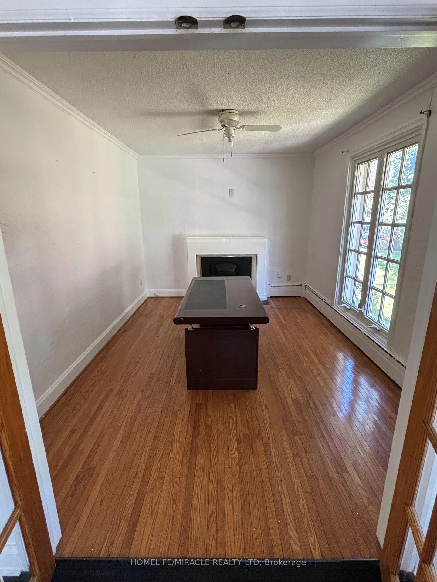 Photo 15 of 40 Thirty Seventh Street, Etobicoke, Long Branch — HOMEH