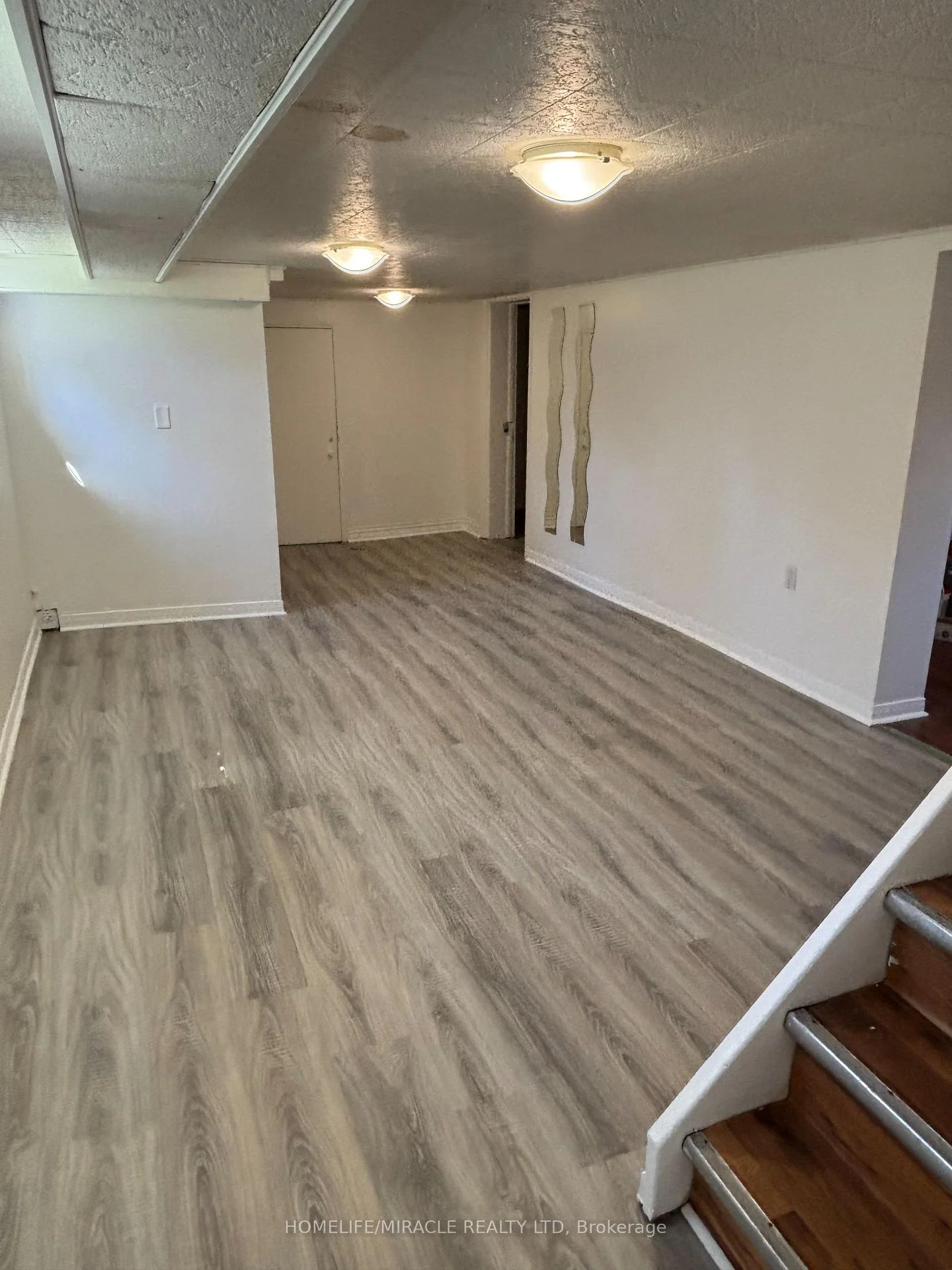 Photo 21 of 40 Thirty Seventh Street, Etobicoke, Long Branch — HOMEH
