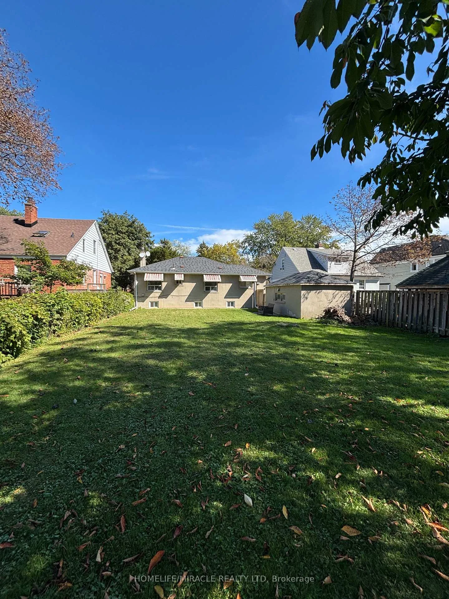 Photo 24 of 40 Thirty Seventh Street, Etobicoke, Long Branch — HOMEH