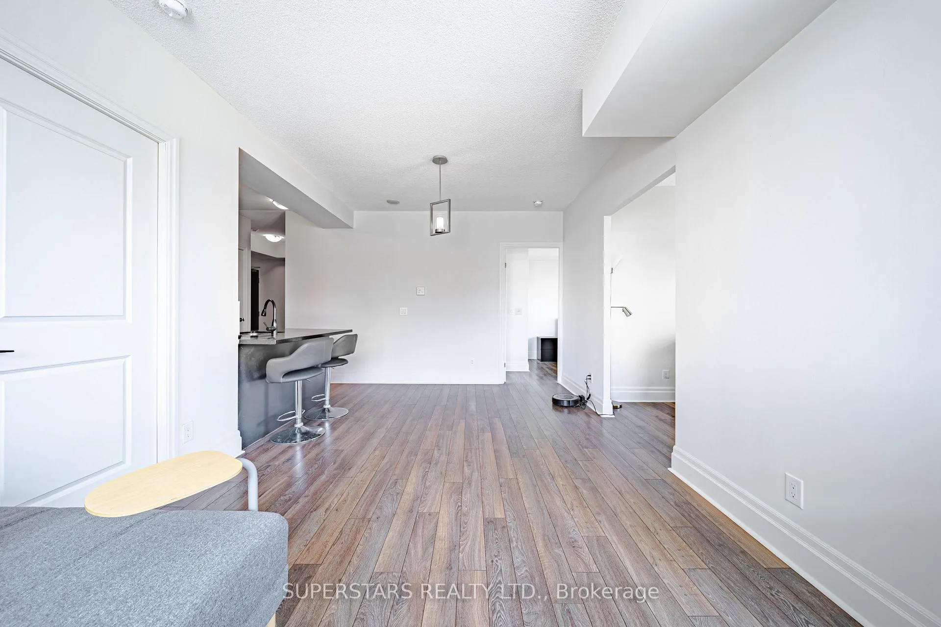 Photo 4 of Unit 809, 151 Upper Duke Crescent, Markham, Unionville — HOMEH