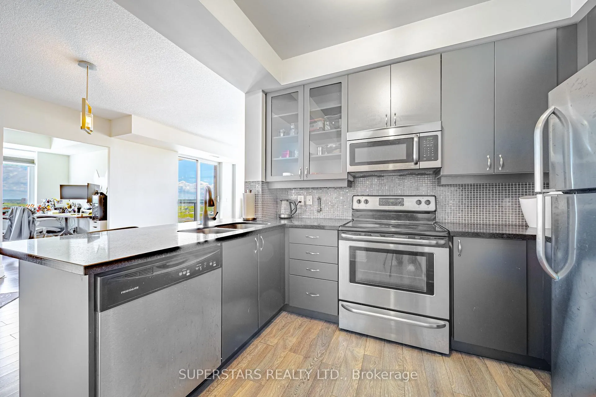 Photo 5 of Unit 809, 151 Upper Duke Crescent, Markham, Unionville — HOMEH