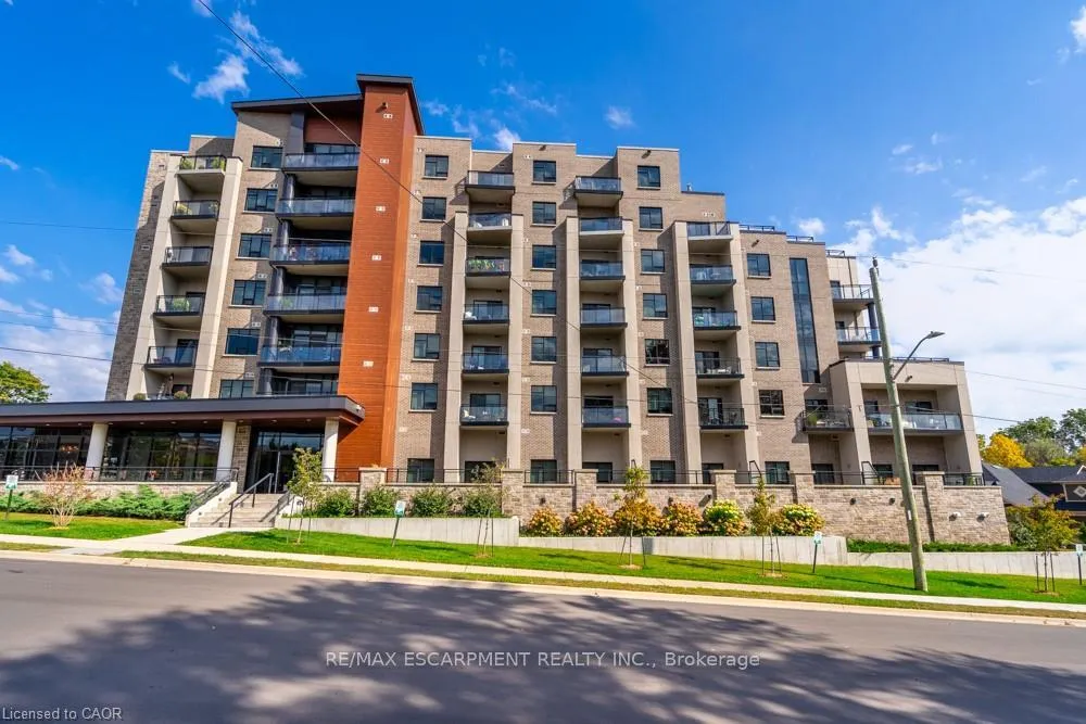 Photo 2 of Unit 213, 30 Hamilton Street S, Hamilton, Waterdown — HOMEH